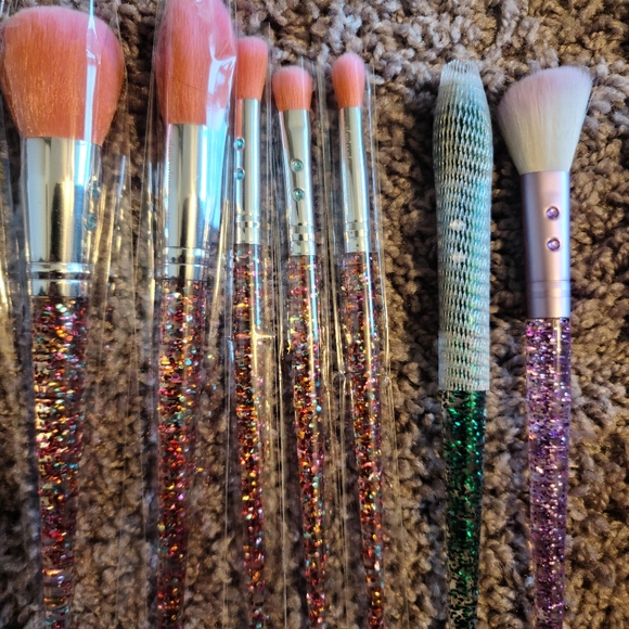 Large makeup bundle - Picture 3 of 6